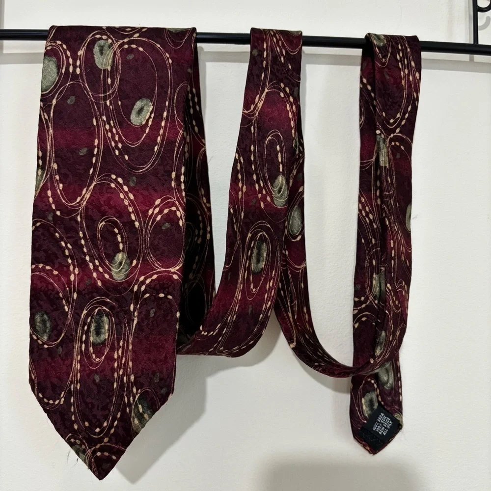 DIMITRIUS Vintage Burgundy 100% silk art deco swirls brocade Neck Tie